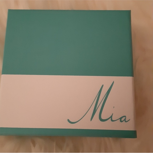 Set by Mia - Picture 2 of 4